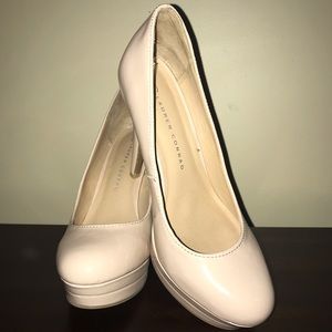 Lauren Conrad Size 8 nude colored heels